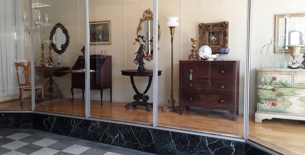 North display window