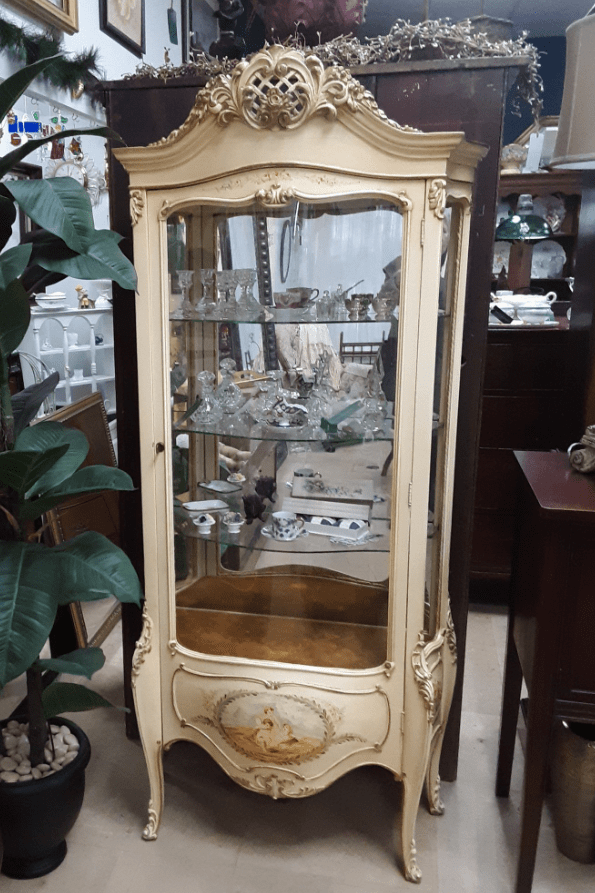 Vitrine with hand painted cherubs